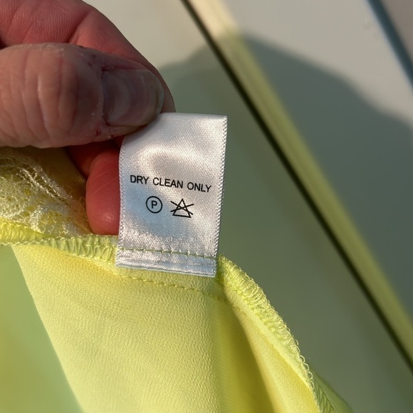 ASTR The Label Citrus Yellow Kimono Women’s Size Medium NWT - Picture 13 of 17